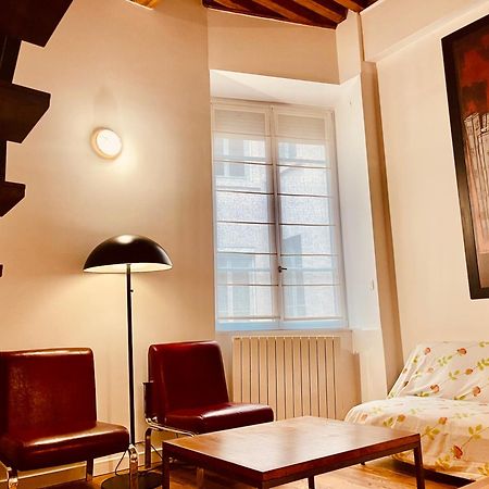 Le Calme De L'Opera. Apartment Lyon Luaran gambar