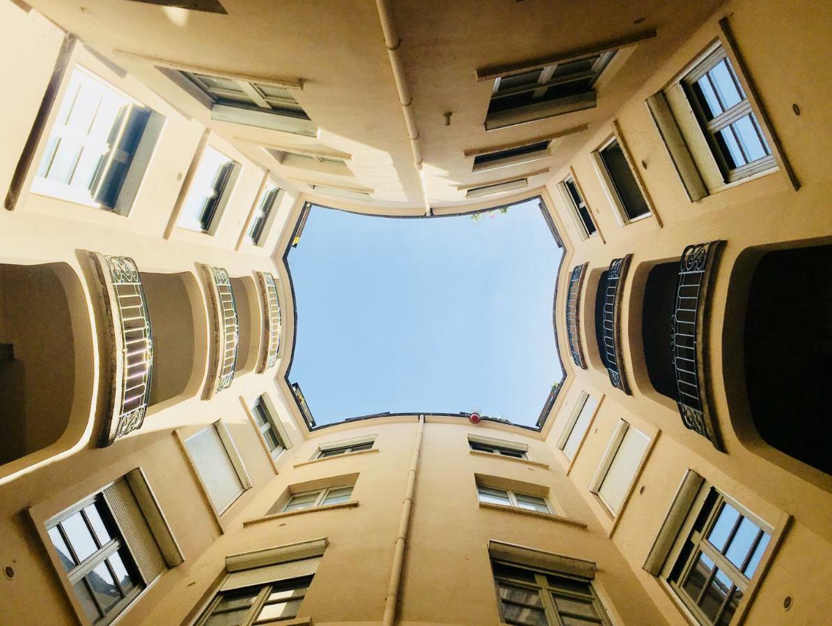 Le Calme De L'Opera. Apartment Lyon Luaran gambar
