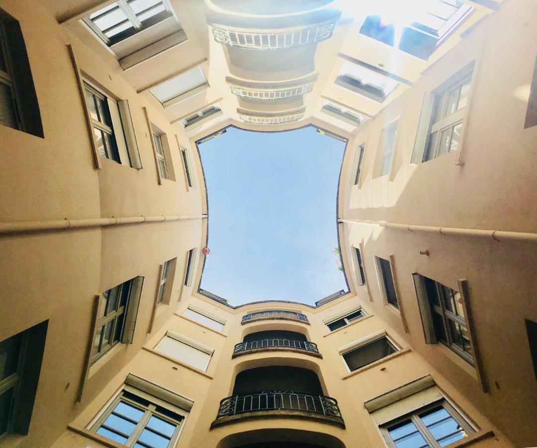 Le Calme De L'Opera. Apartment Lyon Luaran gambar