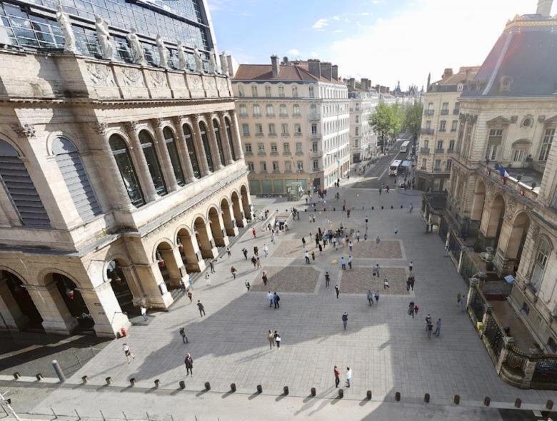 Le Calme De L'Opera. Apartment Lyon Luaran gambar